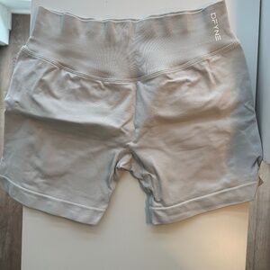 Dfyne short size médium